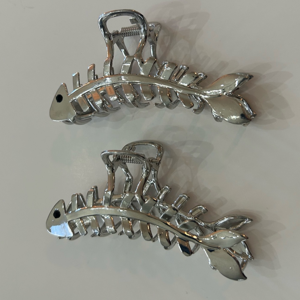 NWOT Silver Fish Bone Hair Clip Set - Picture 3 of 4
